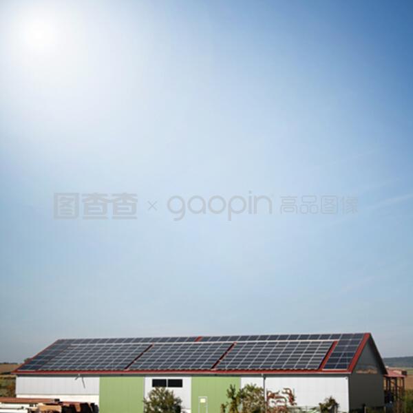 房子里的太陽(yáng)能發(fā)電設(shè)備